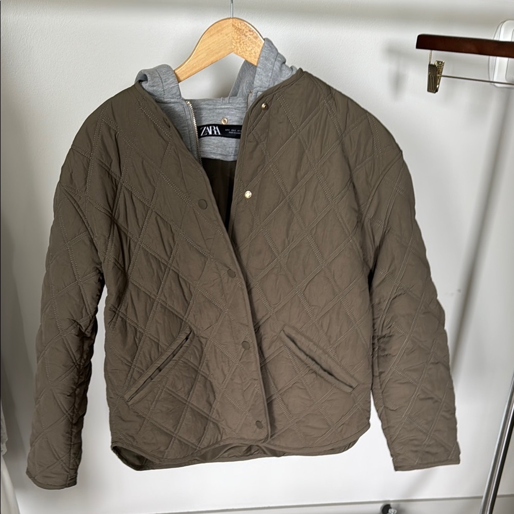 Zara Olive Quilted Jacket with snap in hoodie Size Small